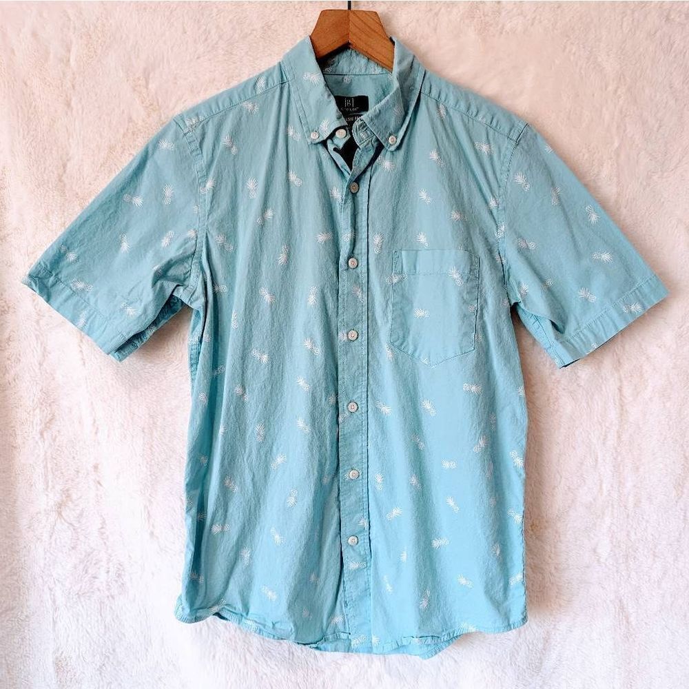 George Men's Casual Short Sleeve Light Blue Button Down Pineapple Accents Size S